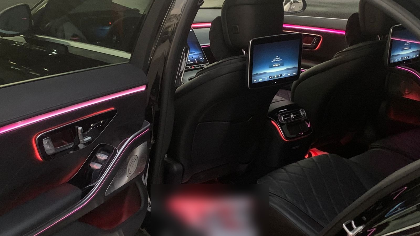 Trust Car Mercedes S-Class Rear Cabin